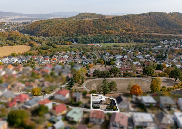 5-izbový rodinný dom s wellness domčekom, garážou, terasou a pozemkom 672 m² v obci Kysak (KE – okolie)