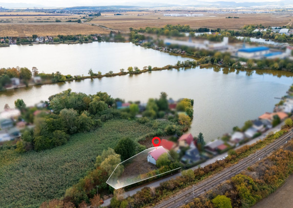 Rekreačná CHATA na celoročné bývanie pri jazere v obci Čaňa - Tajvan
