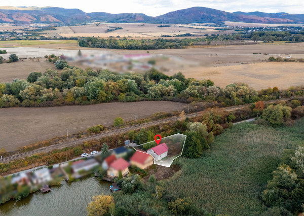 Rekreačná CHATA na celoročné bývanie pri jazere v obci Čaňa - Tajvan