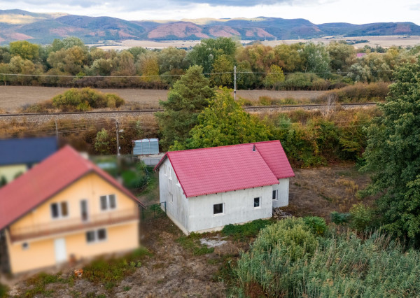 Rekreačná CHATA na celoročné bývanie pri jazere v obci Čaňa - Tajvan