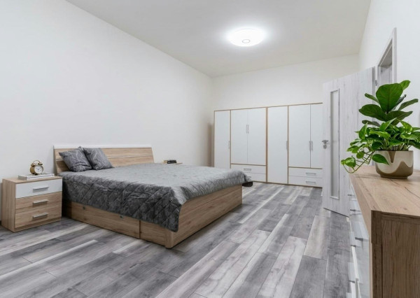 Luxusný veľkometrážny 2-izbový byt (90m2) - Mäsiarska ul.