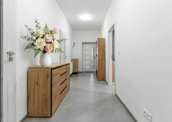 Luxusný veľkometrážny 2-izbový byt (90m2) - Mäsiarska ul.