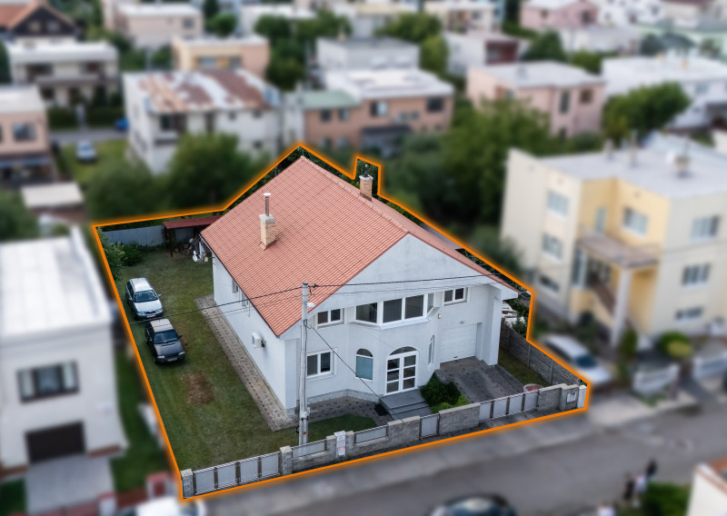 PREDANÉ! Exkluzívny Rodinný dom s garážou v Sečovciach