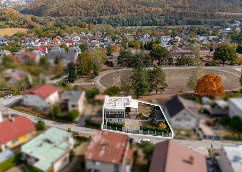 5-izbový rodinný dom s wellness domčekom, garážou, terasou a pozemkom 672 m² v obci Kysak (KE – okolie)