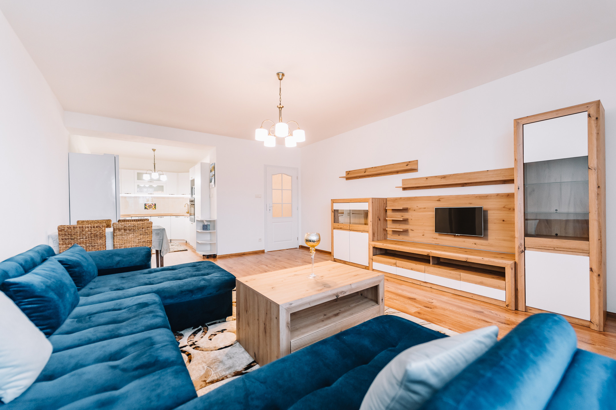 PREDANÉ! 2 izbový byt s loggiou a s parkovacím miestom