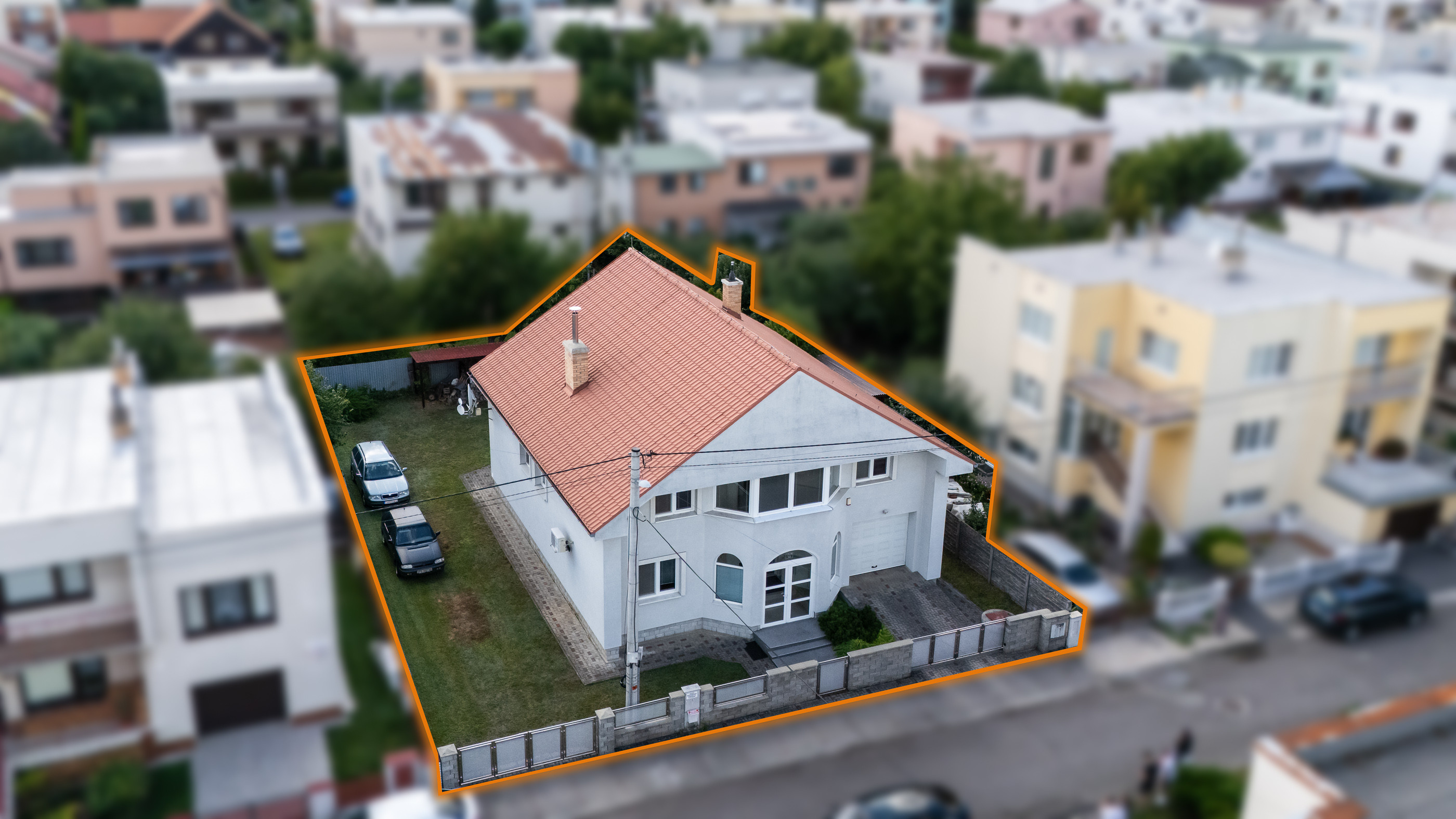 PREDANÉ! Exkluzívny Rodinný dom s garážou v Sečovciach