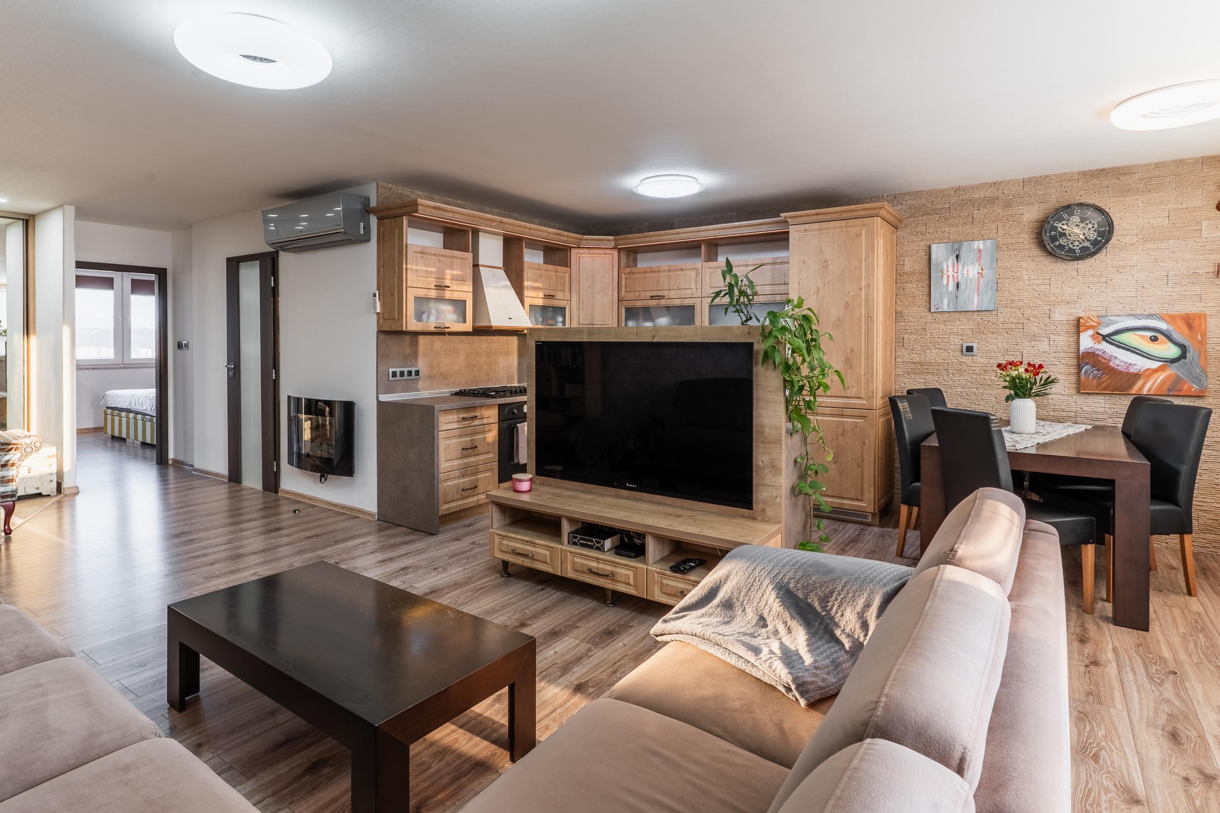 Priestranný 2,5 izb. BYT s loggiou Trieda SNP v Košiciach