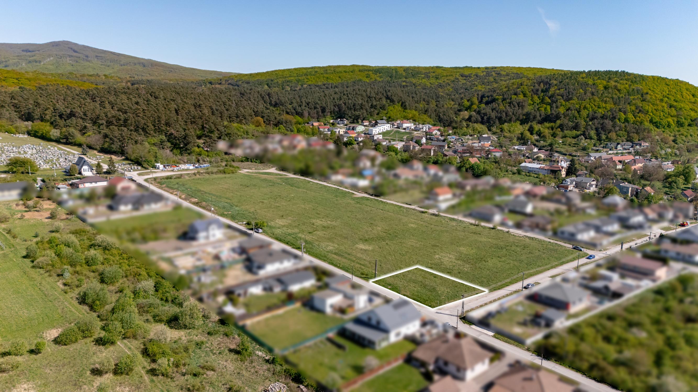 Stavebný pozemok v obci Ďurkov (KE – okolie) 511 m²